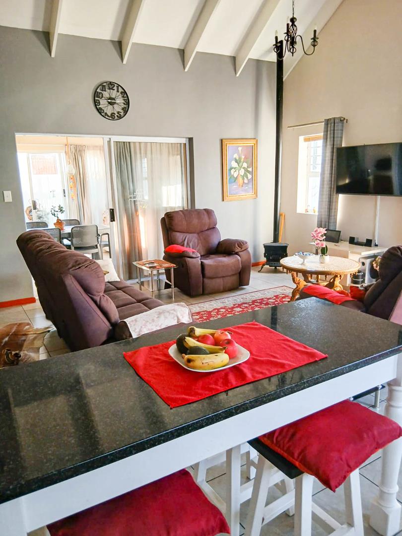 2 Bedroom Property for Sale in Sandbaai Western Cape